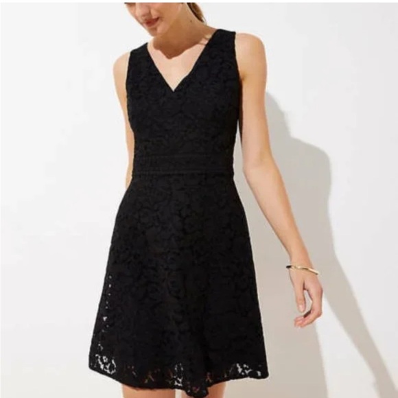 Ann Taylor LBD Black Lace Overlay V Neck Sleeveless Dress Size 4 Dark Romantic - Picture 1 of 12